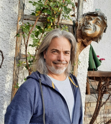 Holzbildhauer Michael Kölbl